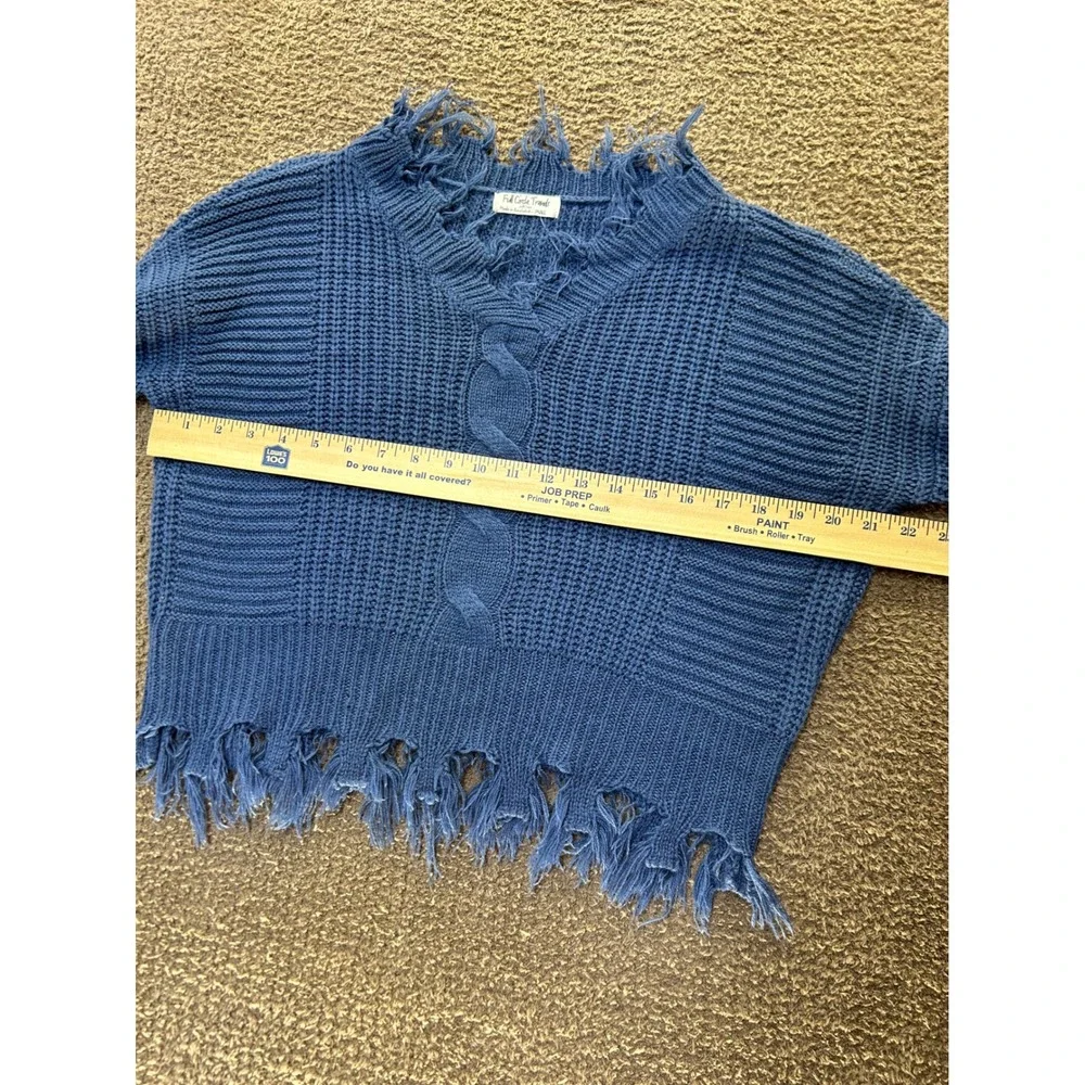 Full Circle Trends Blue Distressed Cropped Cable Knit Sweater V-Neck Small